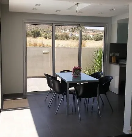 Palms Apartment Alethriko