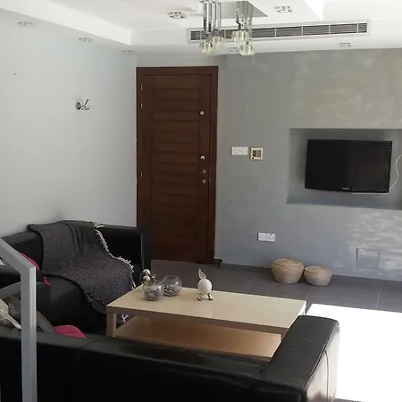 Apartment Palms *