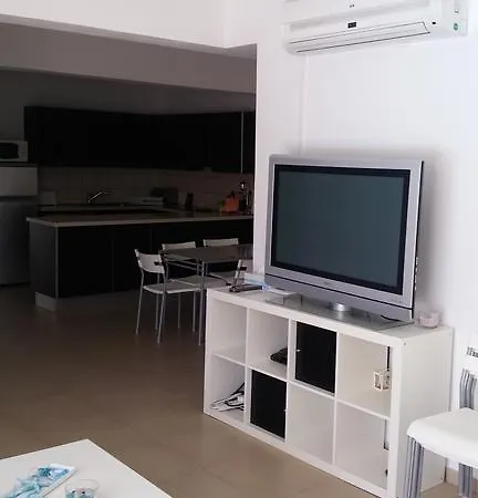 Apartment Palms *